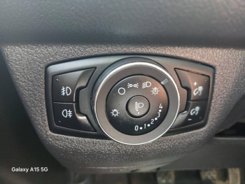 Photo 11 du bon plan FORD Transit Courier VUL 1.0E 100ch Stop&Start Trend occasion à 13990 €