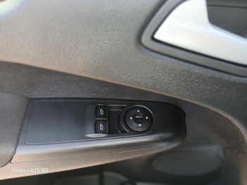 Photo 12 du bon plan FORD Transit Courier VUL 1.0E 100ch Stop&Start Trend occasion à 13990 €