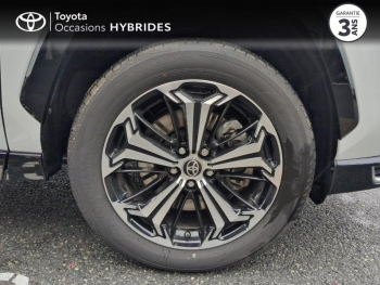 Photo 16 du bon plan TOYOTA RAV4 2.5 Hybride Rechargeable 306ch Collection AWD-i MY25 occasion à 55990 €