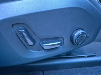 Photo 30 du bon plan VOLVO XC60 T8 AWD 318 + 87ch Polestar Engineered Geartronic occasion à 44990 €