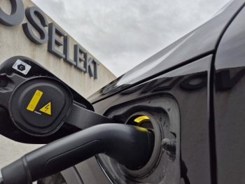 Photo 8 du bon plan VOLVO XC40 T4 Recharge 129 + 82ch Plus DCT 7 occasion à 34890 €