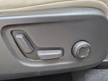 Photo 28 du bon plan VOLVO XC40 T4 Recharge 129 + 82ch Plus DCT 7 occasion à 34890 €