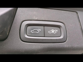 Photo 14 du bon plan VOLVO XC60 T6 AWD 253 + 145ch Plus Style Dark Geartronic occasion à 33900 €