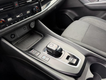 Photo 17 du bon plan NISSAN Qashqai e-POWER 190ch N-Connecta 2022 occasion à 25490 €