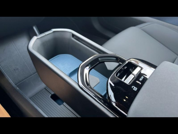 Photo 10 du bon plan VOLVO EX30 Single Extended Range 272ch Ultra occasion à 31990 €