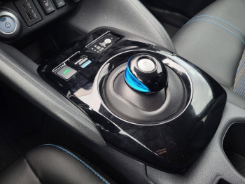 Photo 4 du bon plan NISSAN Leaf 150ch 40kWh N-Connecta occasion à 13990 €