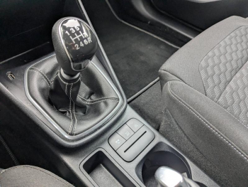 Photo 24 du bon plan FORD Fiesta 1.0 Flexifuel 95ch Titanium Business 5p occasion à 15963 €