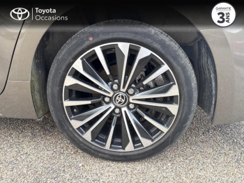 Photo 16 du bon plan TOYOTA Corolla 1.8 140ch Design MY23 occasion à 25990 €