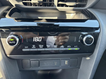 Photo 13 du bon plan TOYOTA Yaris Cross 116h Design MY22 occasion à 22490 €