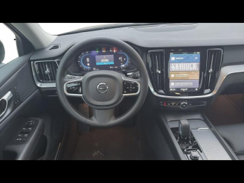 Photo 4 du bon plan VOLVO V60 B4 197ch Plus Style Dark DCT 7 occasion à 39990 €