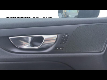 Photo 15 du bon plan VOLVO V60 B4 197ch Plus Style Dark DCT 7 occasion à 39990 €