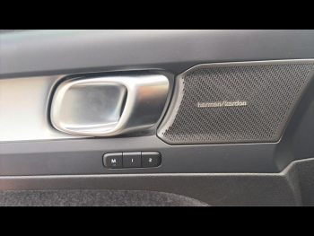 Photo 15 du bon plan VOLVO XC40 B3 163ch Plus DCT 7 occasion à 36990 €