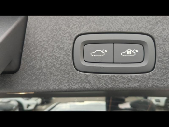 Photo 8 du bon plan VOLVO V60 B4 197ch Plus Style Dark DCT 7 occasion à 52400 €