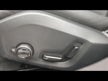 Photo 11 du bon plan VOLVO V60 B4 197ch Plus Style Dark DCT 7 occasion à 52400 €