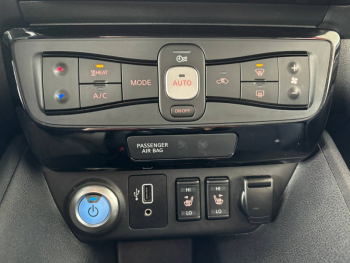 Photo 16 du bon plan NISSAN Leaf 150ch 40kWh N-Connecta occasion à 11990 €
