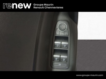 Photo 14 du bon plan RENAULT Captur 1.6 E-Tech Plug-in 160ch Intens occasion à 15990 €