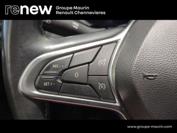 Photo 16 du bon plan RENAULT Captur 1.6 E-Tech Plug-in 160ch Intens occasion à 15990 €