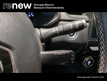 Photo 19 du bon plan RENAULT Captur 1.6 E-Tech Plug-in 160ch Intens occasion à 15990 €