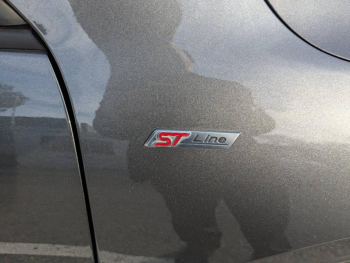 Photo 26 du bon plan FORD Kuga 1.5 EcoBlue 120ch ST-Line BVA occasion à 19990 €