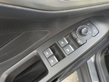 Photo 15 du bon plan FORD Focus SW 1.0 Flexifuel mHEV 125ch Titanium X Business Powershift occasion à 22990 €