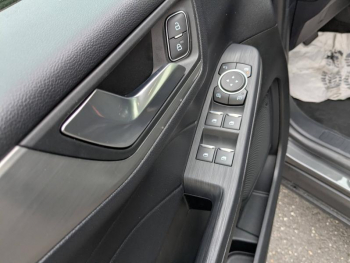 Photo 11 du bon plan FORD Kuga 2.5 Duratec 190ch FHEV E85 Titanium BVA occasion à 22890 €