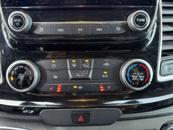 Photo 19 du bon plan FORD Transit Custom Fg VUL 300 L2H1 2.0 EcoBlue 170 Limited 7cv occasion à 23490 €