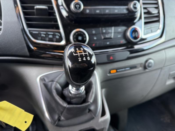 Photo 20 du bon plan FORD Transit Custom Fg VUL 300 L2H1 2.0 EcoBlue 170 Limited 7cv occasion à 23490 €