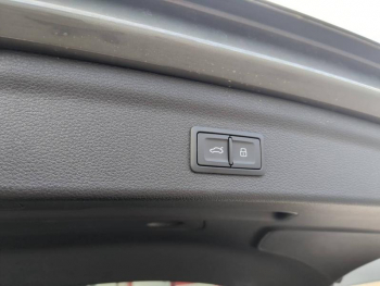 Photo 11 du bon plan AUDI Q3 35 TFSI 150ch S line S tronic 7 occasion à 38390 €