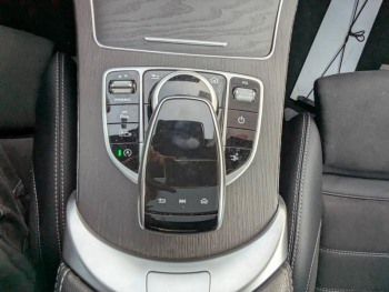 Photo 20 du bon plan MERCEDES-BENZ Classe C Coupé 220 d 194ch AMG Line 9G-Tronic occasion à 39989 €