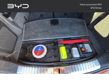 Photo 23 du bon plan BYD Tang 517ch - 86 kWh Flagship (Red) occasion à 43990 €