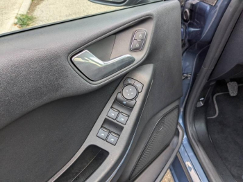 Photo 17 du bon plan FORD Fiesta 1.0 Flexifuel 95ch Titanium Business 5p occasion à 14990 €