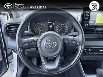 Photo 9 du bon plan TOYOTA Yaris 116h Dynamic Business 5p + Programme Beyond Zero Academy MY22 occasion à 16490 €