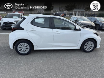 Photo 17 du bon plan TOYOTA Yaris 116h Dynamic Business 5p + Programme Beyond Zero Academy MY22 occasion à 16490 €