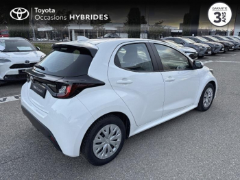 Photo 18 du bon plan TOYOTA Yaris 116h Dynamic Business 5p + Programme Beyond Zero Academy MY22 occasion à 16490 €