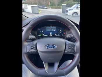 Photo 13 du bon plan FORD Kuga 2.5 Duratec 180ch Hybrid FlexiFuel ST-Line Powershift occasion à 31950 €