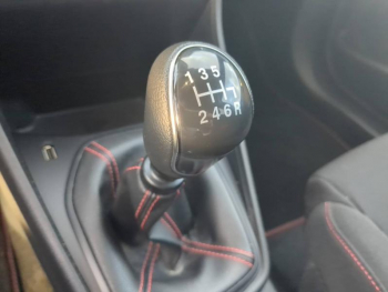 Photo 26 du bon plan FORD Fiesta 1.0 Flexifuel 95ch ST-Line 5p occasion à 17990 €