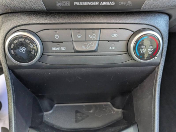 Photo 18 du bon plan FORD Fiesta 1.0 Flexifuel 95ch Cool & Connect 5p occasion à 13990 €