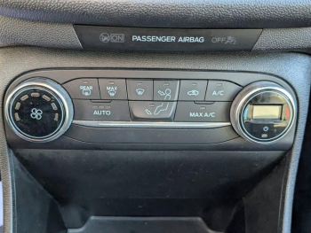 Photo 22 du bon plan FORD Fiesta Active 1.0 EcoBoost 140ch S&S Plus Euro6.2 occasion à 11490 €