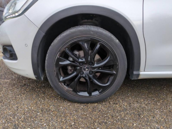 Photo 9 du bon plan DS DS 4 PureTech 130ch Sport Chic S&S occasion à 12990 €