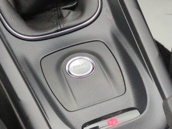 Photo 18 du bon plan DS DS 4 PureTech 130ch Sport Chic S&S occasion à 12990 €