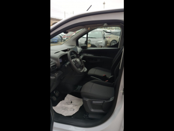 Photo 12 du bon plan TOYOTA PROACE CITY Medium 100 D-4D Start MC24 occasion à 19900 €