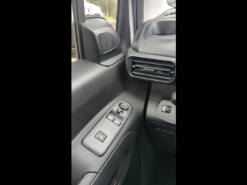 Photo 26 du bon plan TOYOTA PROACE CITY Medium 100 D-4D Start MC24 occasion à 19900 €