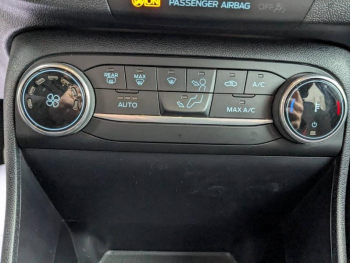 Photo 19 du bon plan FORD Fiesta 1.0 EcoBoost Hybrid 125ch ST-Line 5p occasion à 16990 €