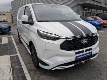 Photo 4 du bon plan FORD Transit Custom Fg VUL 320 L1H1 2.5 Duratec 232ch Hybride rechargeable Sport CVT occasion à 43851 €