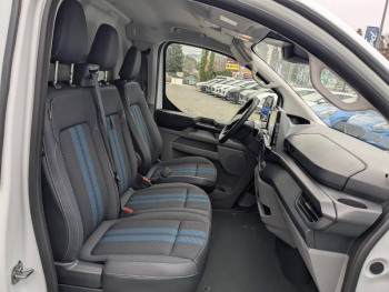 Photo 9 du bon plan FORD Transit Custom Fg VUL 320 L1H1 2.5 Duratec 232ch Hybride rechargeable Sport CVT occasion à 43851 €