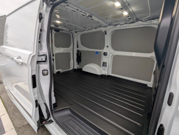 Photo 10 du bon plan FORD Transit Custom Fg VUL 320 L1H1 2.5 Duratec 232ch Hybride rechargeable Sport CVT occasion à 43851 €