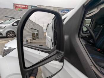 Photo 13 du bon plan FORD Transit Custom Fg VUL 320 L1H1 2.5 Duratec 232ch Hybride rechargeable Sport CVT occasion à 43851 €