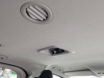 Photo 11 du bon plan FORD Tourneo Custom 340 L1H1 2.5 Duratec 232ch Hybride rechargeable Sport CVT occasion à 65421 €