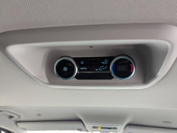 Photo 12 du bon plan FORD Tourneo Custom 340 L1H1 2.5 Duratec 232ch Hybride rechargeable Sport CVT occasion à 65421 €