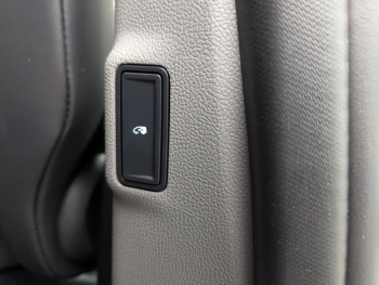 Photo 13 du bon plan FORD Tourneo Custom 340 L1H1 2.5 Duratec 232ch Hybride rechargeable Sport CVT occasion à 65421 €